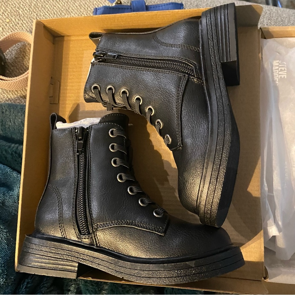 Kids Black Boot with Colorful Patches Steve Madden Sz 9 Unisex New - Picture 6 of 8